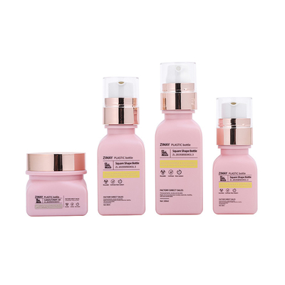 Выполненные на заказ пластиковые бутылки установили для косметического skincare раздражают упаковывая костюм