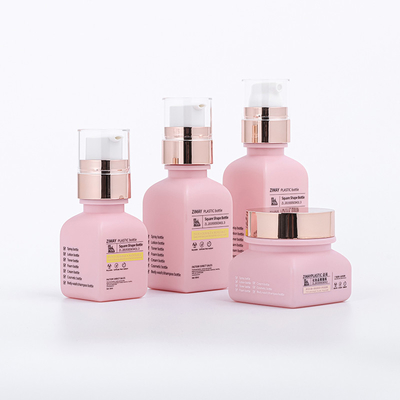 Выполненные на заказ пластиковые бутылки установили для косметического skincare раздражают упаковывая костюм